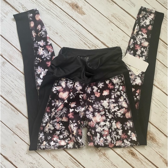 High Waisted Floral Leggings - Picture 3 of 13